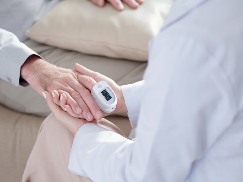 SpO₂ બિયોન્ડ: મલ્ટી-પેરામીટર ફિંગરટિપ પલ્સ ઓક્સિમીટર કેવી રીતે ભાગીદારો માટે નવી તકો બનાવે છે